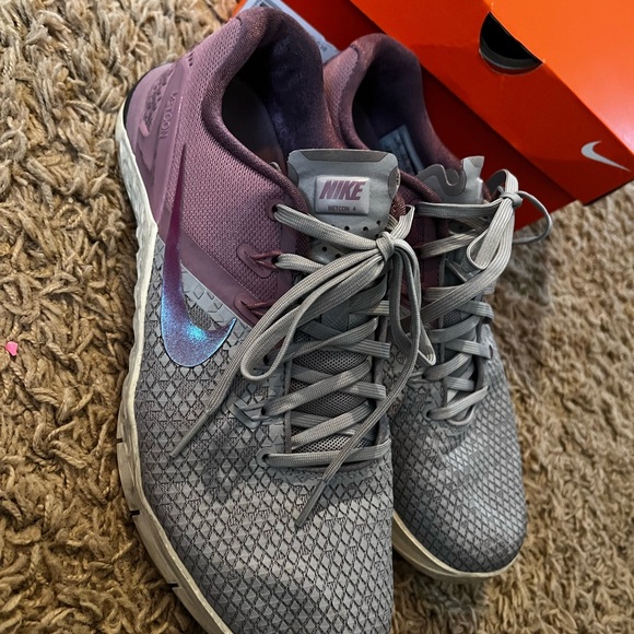 NIKE Metcon4 purple and gray size 10 - Picture 4 of 7